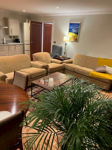 2 Bedroom Apartment To Rent In St Stephens Mansions, Mount Stuart Square, Cardiff, CF10