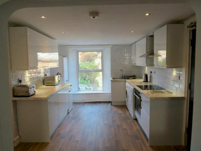 5 Bedroom Terraced House To Rent In Kensington Road, Plymouth, PL4