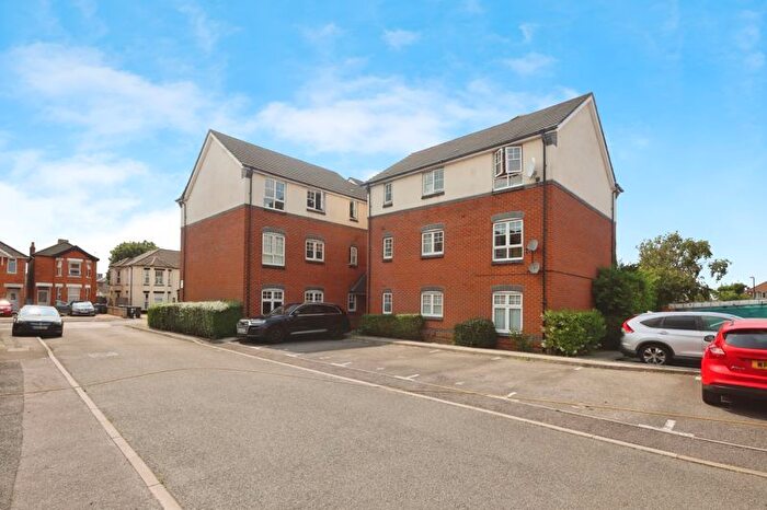 2 Bedroom Flat For Sale In Wessex Gate, Malmesbury Park Road, Bournemouth, BH8