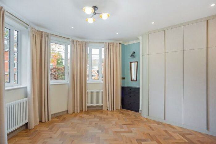 2 Bedroom Flat To Rent In Barrowgate Road, London, W4