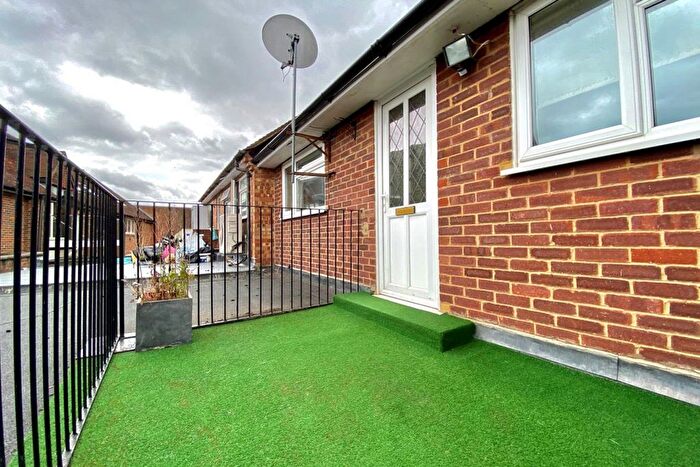 2 Bedroom Maisonette To Rent In High Street, Burnham, Slough, SL1