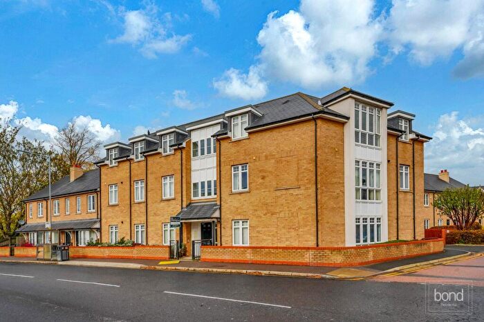 2 Bedroom Apartment For Sale In School View Road, Chelmsford, CM1