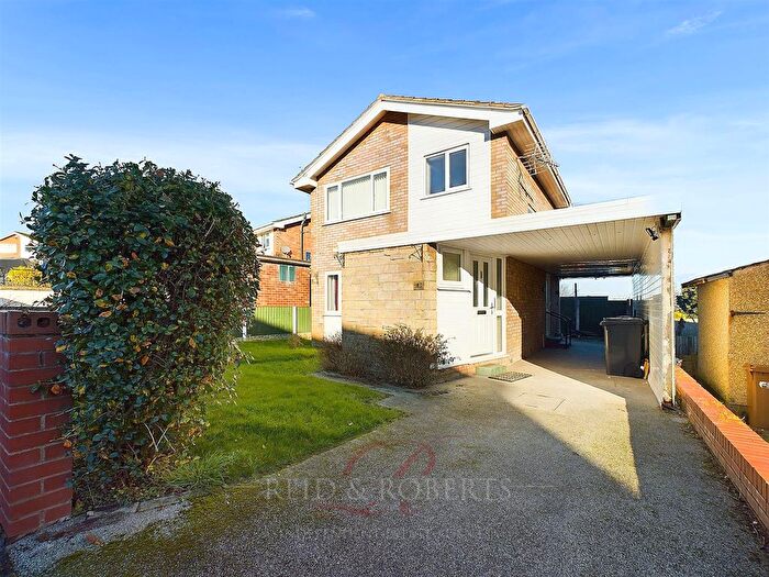 3 Bedroom Detached House For Sale In Woodland Drive, Greenfield, Holywell, CH8