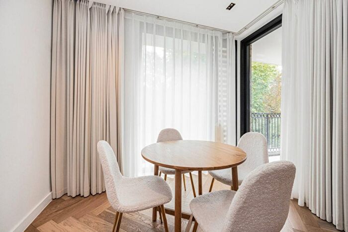 1 Bedroom Flat To Rent In Cluny Mews, London, SW5