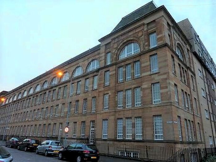 2 Bedroom Flat To Rent In Kent Road, Glasgow, G3