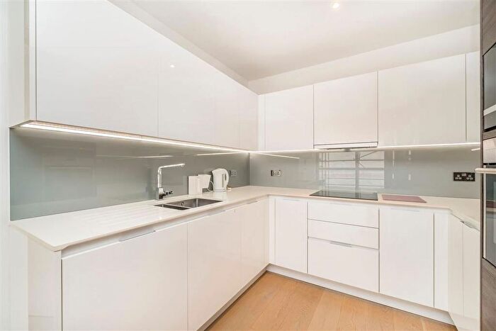 2 Bedroom Flat To Rent In River Gardens Walk, Greenwich, SE10