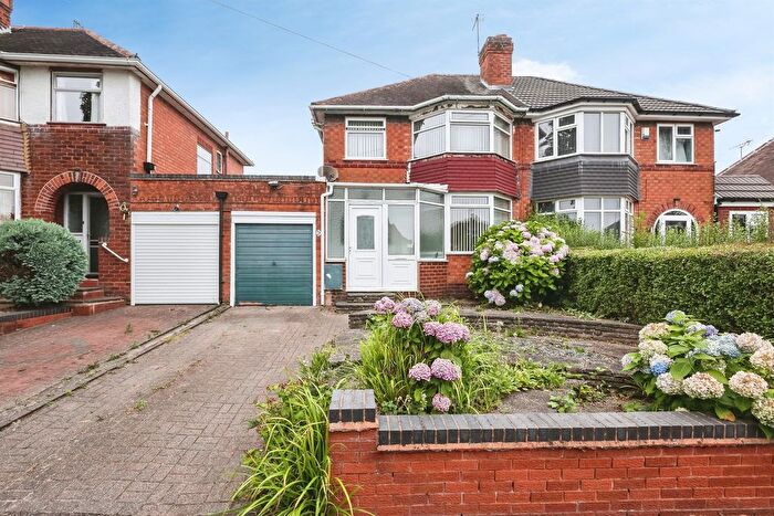 3 Bedroom Semi Detached House For Sale In Olorenshaw Road, Birmingham, B26