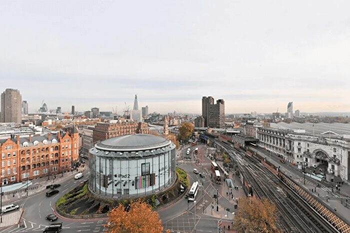 2 Bedroom Flat To Rent In Whitehouse Apartments, SE1