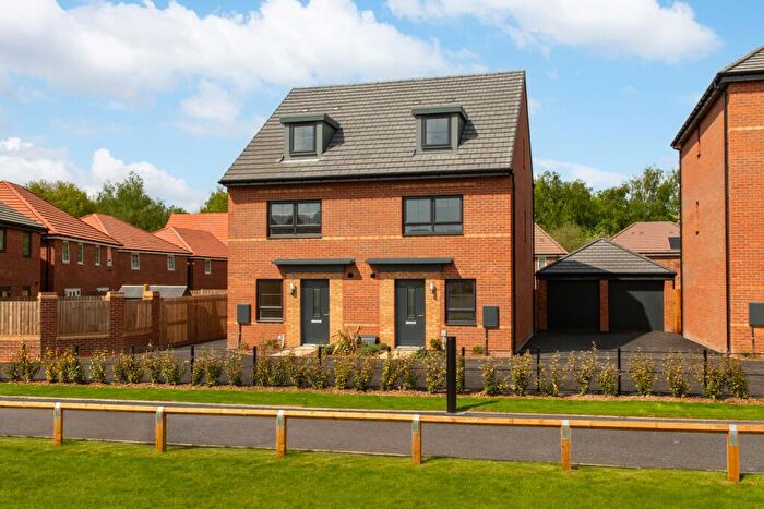 3 Bedroom End Of Terrace House For Sale In Inkersall Road, Chesterfield, Derbyshire, S43