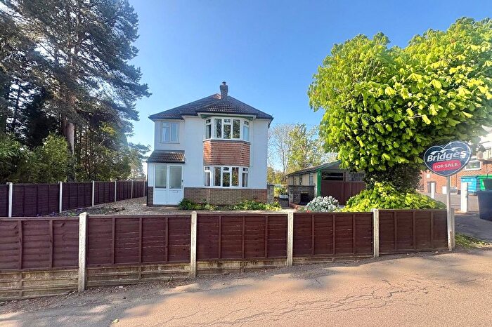3 Bedroom Detached House For Sale In Burnt Hill Road, Wrecclesham, Farnham, Surrey, GU10
