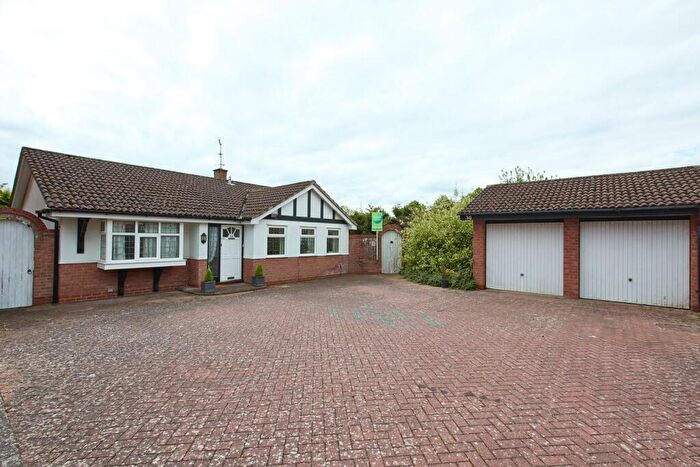 3 Bedroom Detached Bungalow For Sale In Longbow Close, Stretton, Burton-On-Trent, DE13