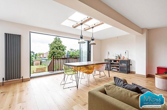 5 Bedroom Semi-Detached House To Rent In Chandos Avenue, Southgate, London, N14
