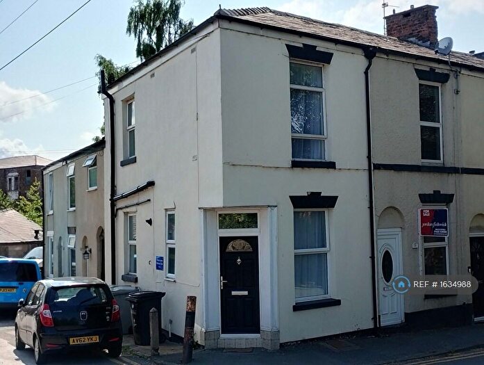 2 Bedroom End Of Terrace House To Rent In Byron's Lane, Macclesfield, SK11
