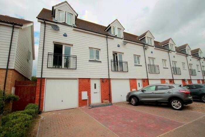 2 Bedroom House To Rent In Park Road, St. Osyth, Clacton-on-sea, CO16