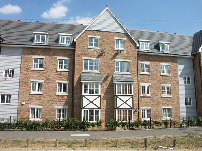 2 Bedroom Flat To Rent In Richards Field, Chineham, RG24