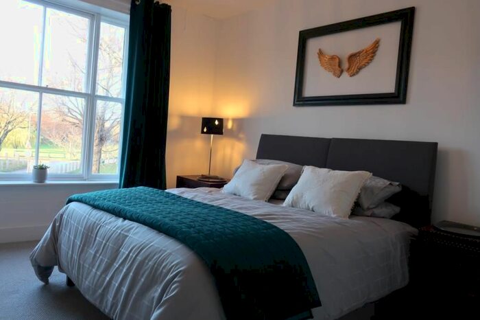 1 Bedroom Flat To Rent In High Street, Ripley, Woking, GU23