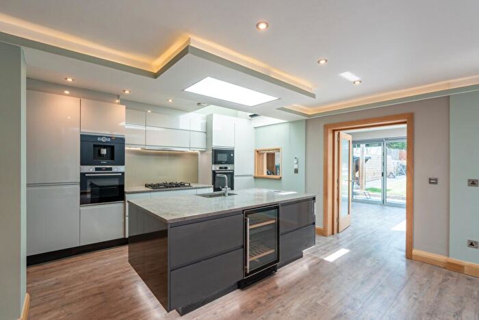 4 Bedroom Semi-Detached House To Rent In Westminster Way, Botley, Oxfordshire, OX2