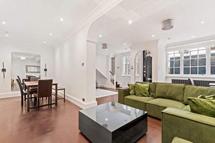 3 Bedroom Property To Rent In Elvaston Mews, South Kensington, SW7