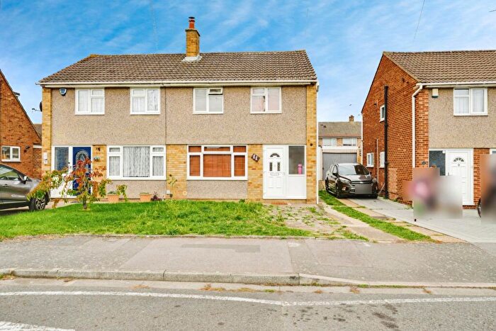 3 Bedroom Semi-Detached House For Sale In Beult Road, Crayford, Dartford, DA1