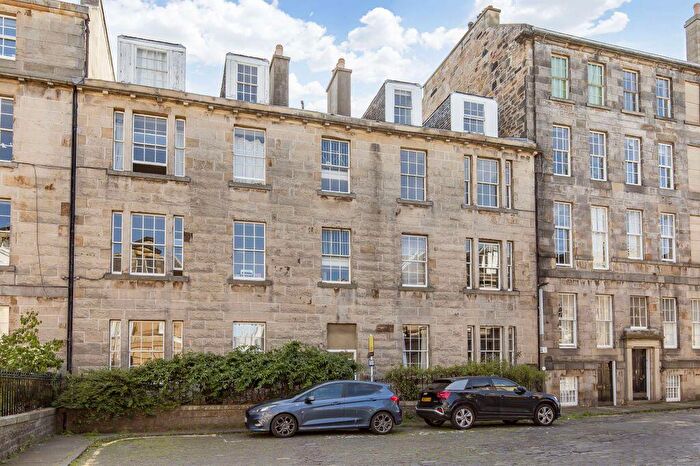 2 Bedroom Flat For Sale In / East Broughton Place, New Town, Edinburgh, EH1