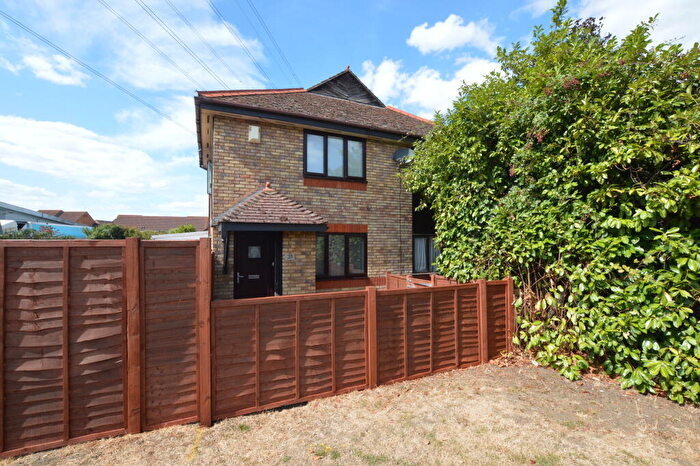 1 Bedroom Cluster House For Sale In Pembroke Close, Marston Moretaine, MK43