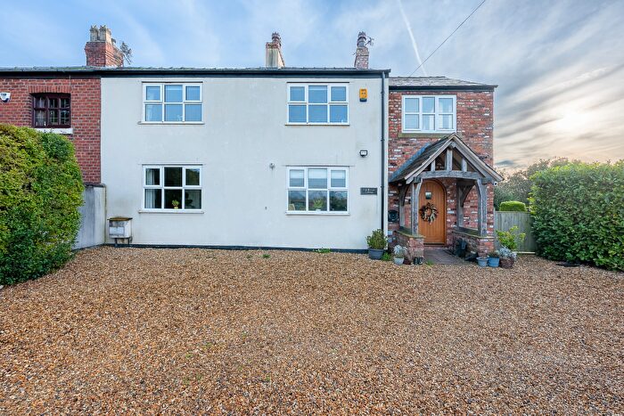 4 Bedroom Semi-Detached House For Sale In Sluice Lane, Rufford, L40