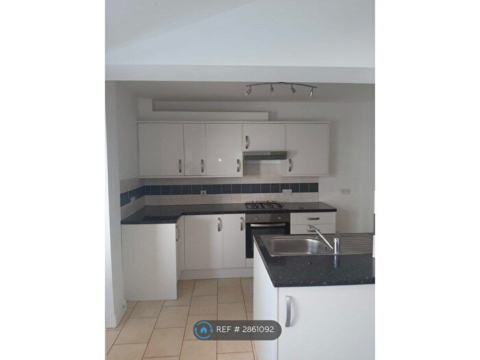 3 Bedroom Terraced House To Rent In Salisbury St, Taunton, TA2