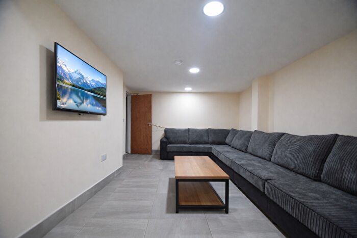 8 Bedroom House To Rent In Woodville Road, Cathays, CF24