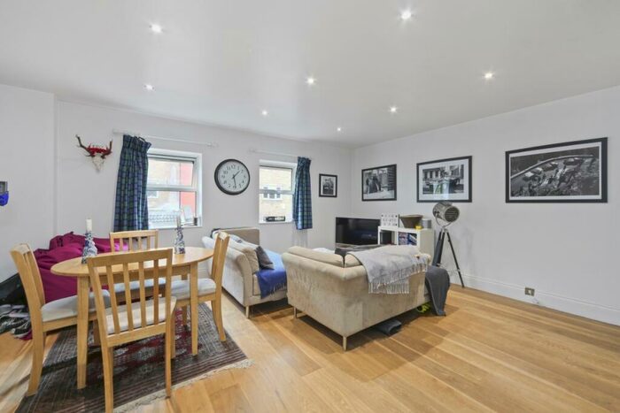2 Bedroom Apartment To Rent In Park Lodge, Wapping Lane London, E1W