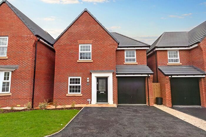 3 Bedroom Detached House To Rent In Douglas Road, Hednesford, Cannock, Staffordshire, WS12