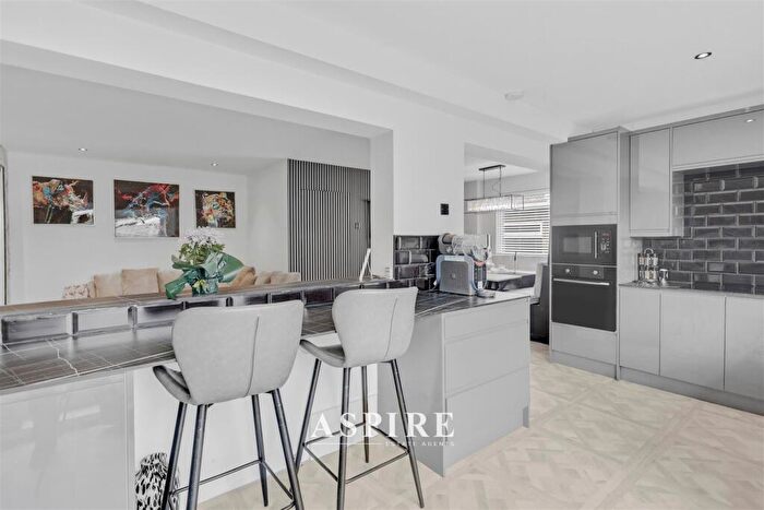 3 Bedroom Semi-Detached Bungalow For Sale In St. Clements Road, Benfleet, SS7