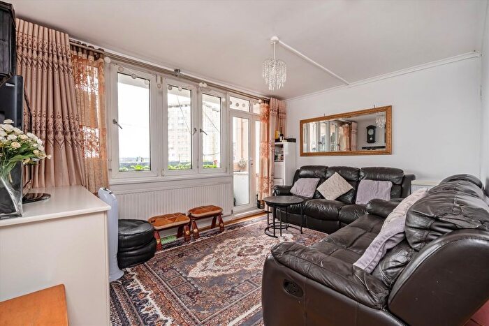 3 Bedroom Flat For Sale In Clem Attlee Court, Fulham, SW6