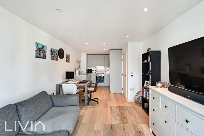 1 Bedroom Flat For Sale In Pinnacle Apartments, Croydon, CR0