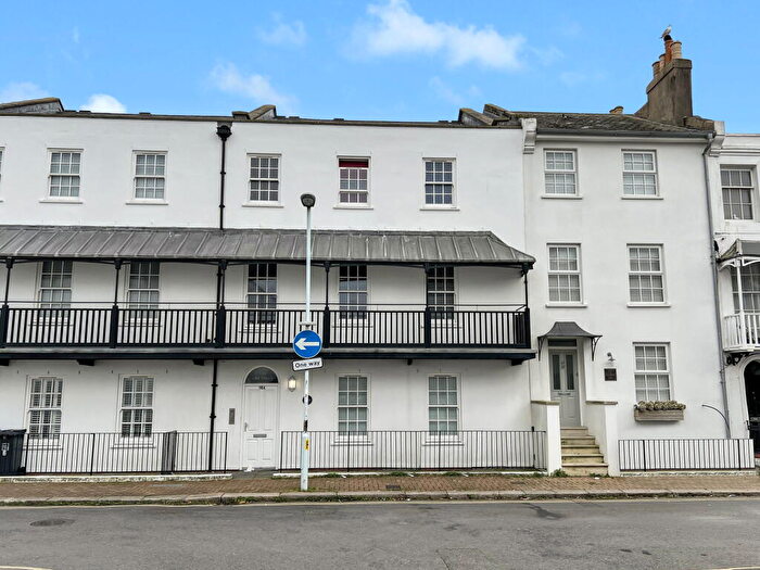 2 Bedroom Flat For Sale In The Old Dairy, Warwick Road Worthing, BN11