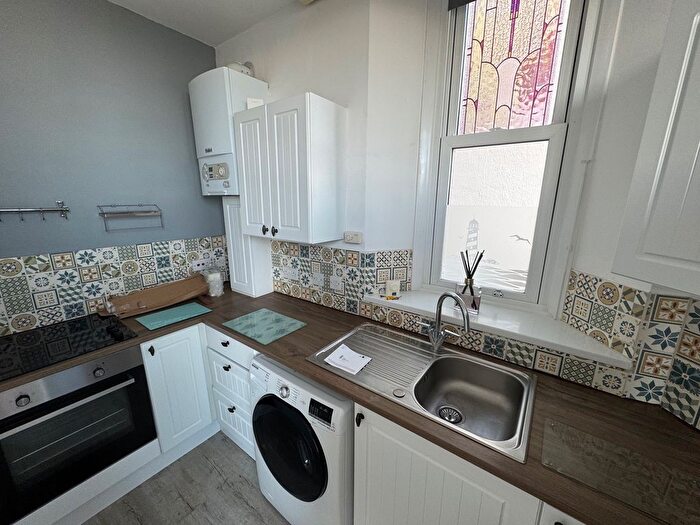 1 Bedroom Flat To Rent In Cleveland Road, Paignton, TQ4