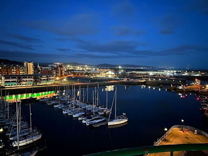 2 Bedroom Flat For Sale In Pocketts Wharf, Maritime Quarter, Swansea, SA1