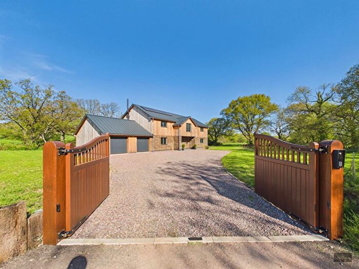 5 Bedroom Detached House For Sale In Cullompton, EX15