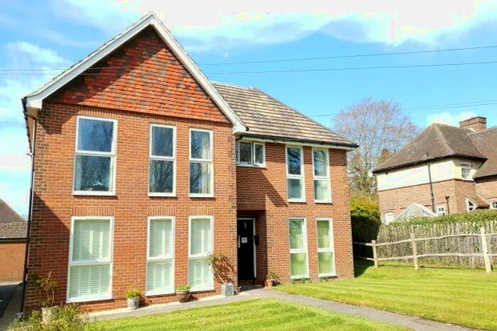 2 Bedroom Flat To Rent In High Path, Midhurst, GU29