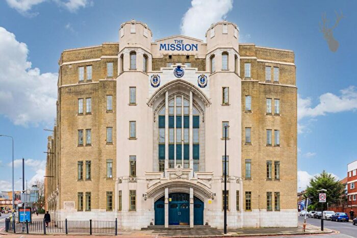 2 Bedroom Apartment To Rent In Commercial Road, Limehouse, E14