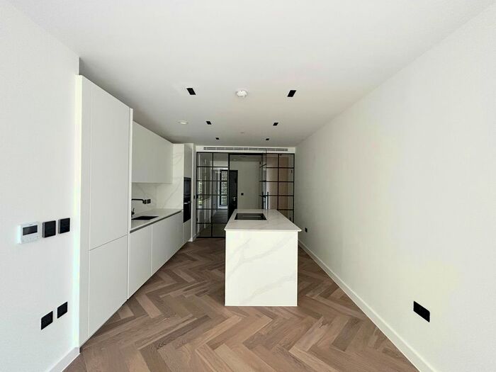 1 Bedroom Flat To Rent In Cluny Mews, London, SW5