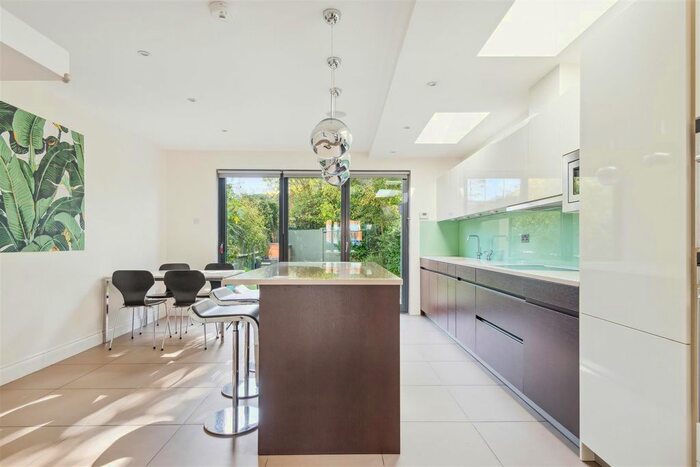 4 Bedroom Terraced House To Rent In Kent Road, London, W4