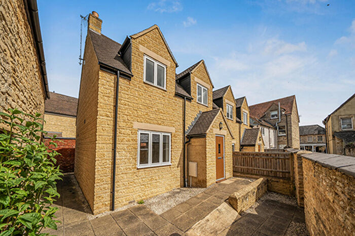 2 Bedroom Semi-Detached House For Sale In High Street, Witney, OX28