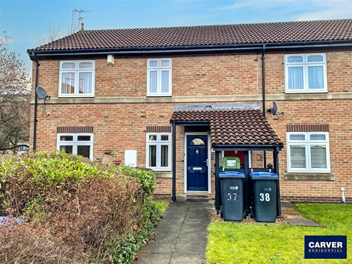 2 Bedroom Flat For Sale In Lyon Walk, Newton Aycliffe, DL5