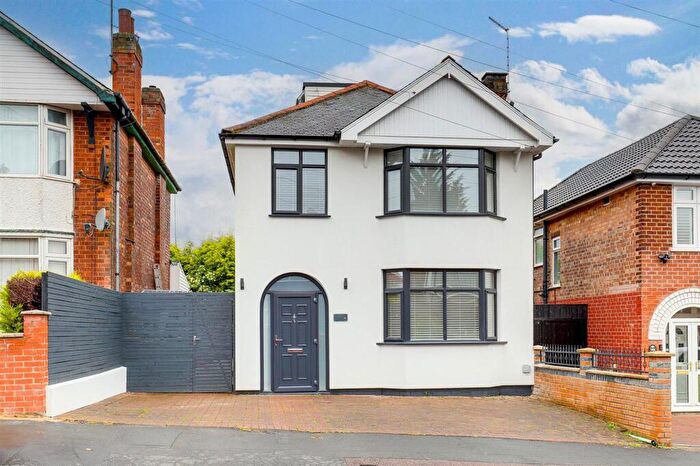 3 Bedroom Detached House For Sale In Eastdale Road, Nottingham, NG3
