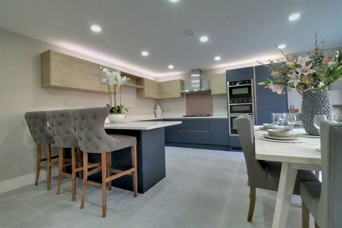 4 Bedroom Semi-Detached House To Rent In Tennal Road, Harborne, Birmingham, B32