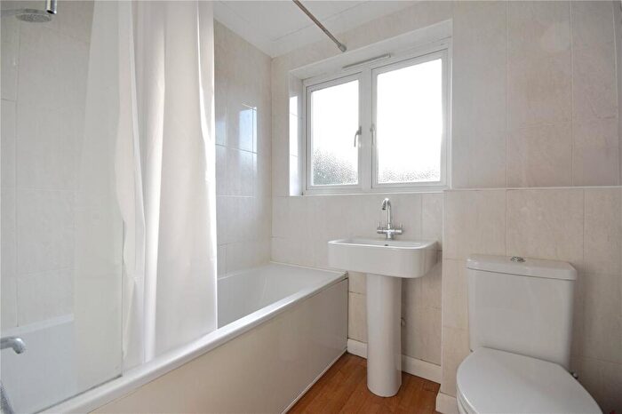 1 Bedroom Terraced House To Rent In Southern Way, Farnham, Surrey, GU9