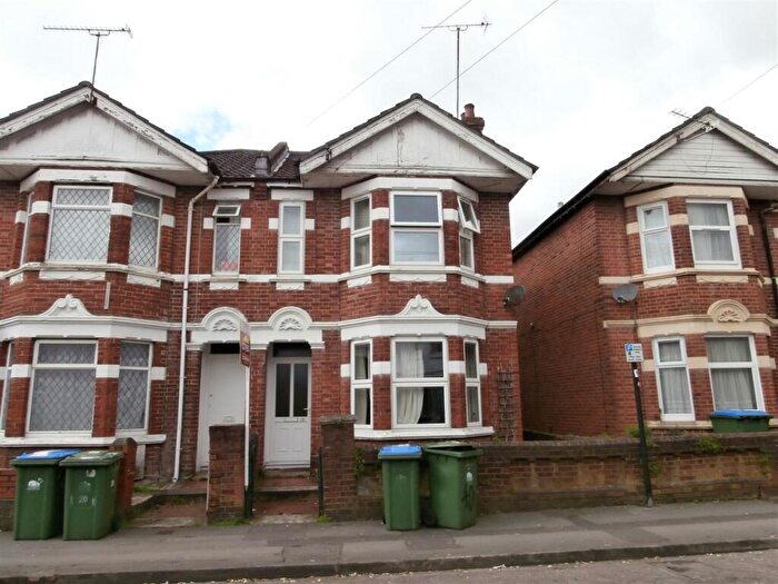 4 Bedroom Semi-Detached House To Rent In Devonshire Road, Southampton, SO15
