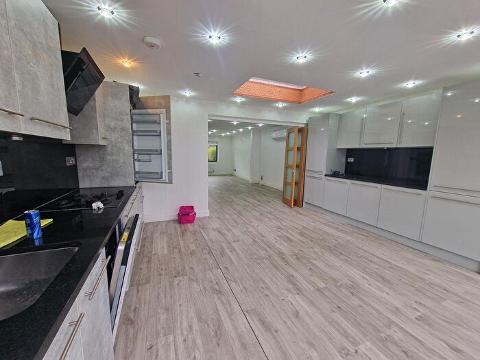 5 Bedroom Semi-Detached House For Sale In Downing Drive, Greenford, UB6