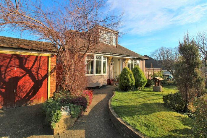 4 Bedroom Detached Bungalow To Rent In Park Grove, Bexleyheath, Kent, DA7