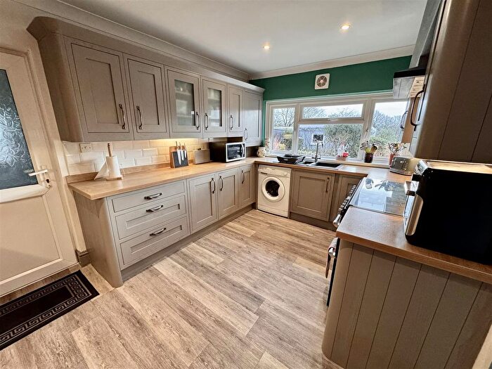 2 Bedroom Detached Bungalow For Sale In Highfield Road, Twyn, Ammanford, SA18